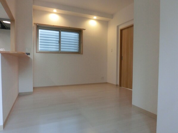 バレンシア三左衛門の物件内観写真